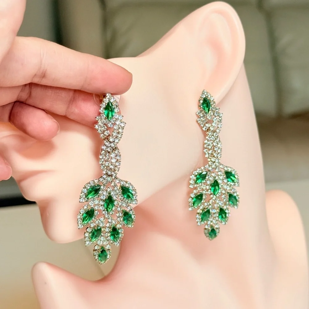 ⚜️ Elegant Classic Green and Clear Gems Drop Earrings